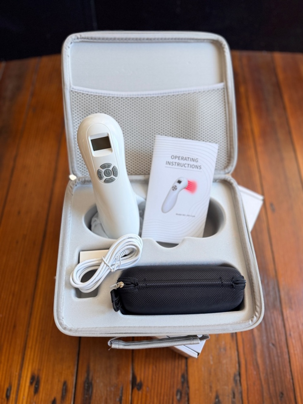 NEW cold laser LLLT wireless handheld device in travel carry case & glasses